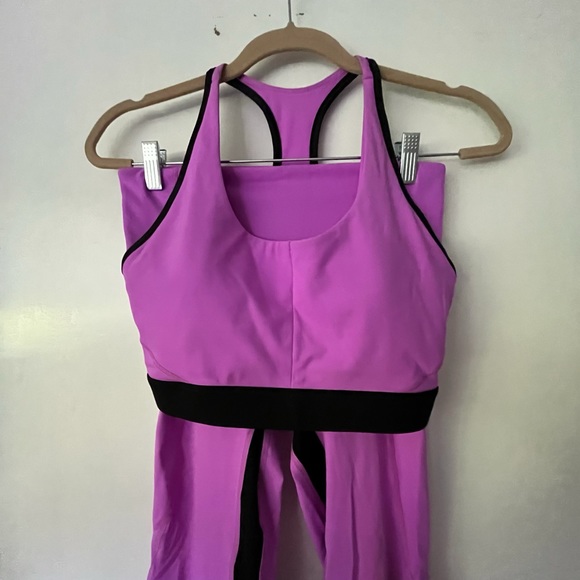 Bandier All Access workout set - Picture 2 of 5